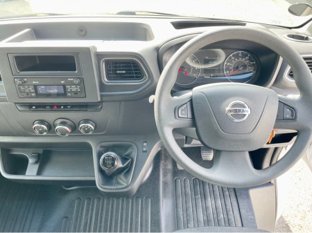 2023 Nissan Interstar - thumbnail 9