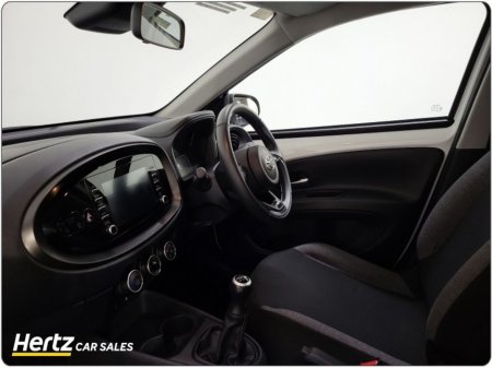 2023 Toyota Aygo X - thumbnail 4