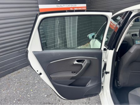 2015 Volkswagen Polo - thumbnail 14