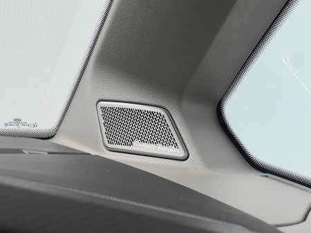 2023 Volkswagen Multivan STYLE 1.4 PHEV DSG *7 SEATER* €62,990 thumbnail