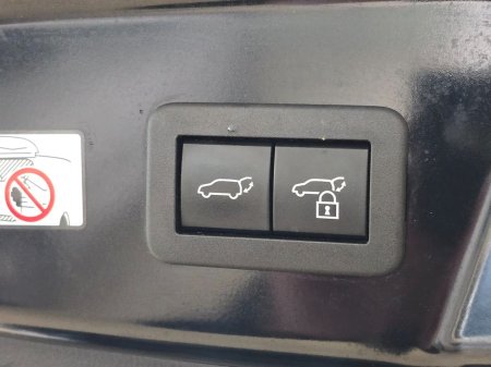 2023 Toyota Prius - thumbnail 25