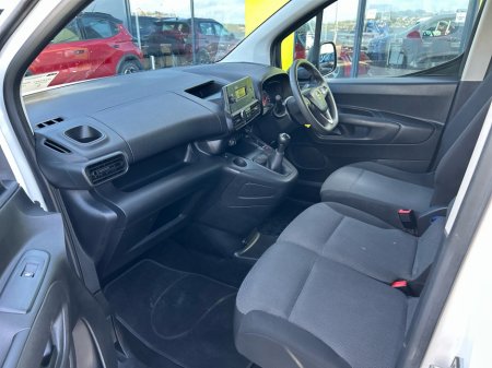 2021 Opel Combo - thumbnail 15