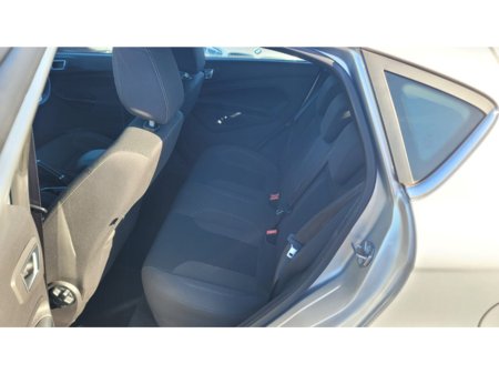 2016 Ford Fiesta - thumbnail 15
