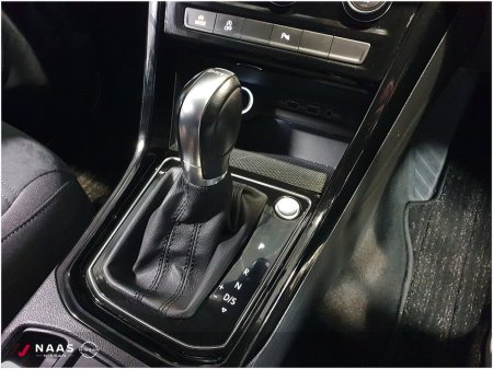 2019 Volkswagen Touran HIGHLINE 1.4 TSI (192) €25,945 thumbnail