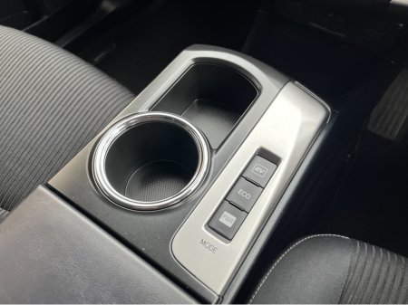 2019 Toyota Prius Alpha - thumbnail 18