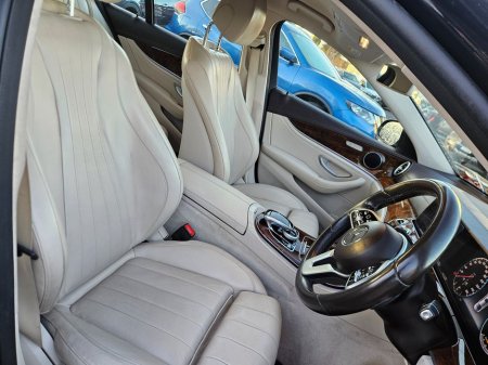 2020 Mercedes-Benz E Class E220 A/T 4DR Auto €29,990 thumbnail