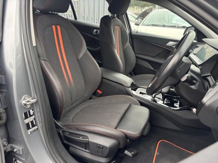 2022 BMW 1 Series - thumbnail 3