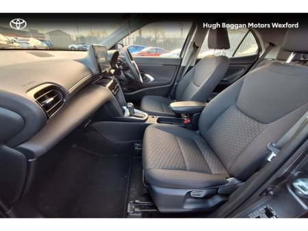 2025 Toyota Yaris Cross CROSS LUNA HYBRID €30,995 thumbnail