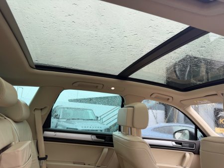 2016 Volkswagen Touareg - thumbnail 19