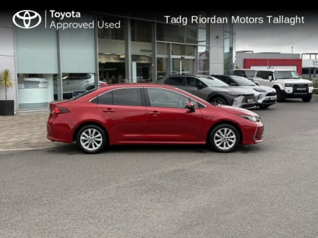 2023 Toyota Corolla LUNA SALOON * LOW MILEAGE NEW MODEL* €28,950 thumbnail