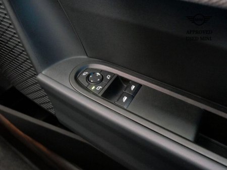 2024 MINI Hatch Cooper C 3 Door €34,900 thumbnail