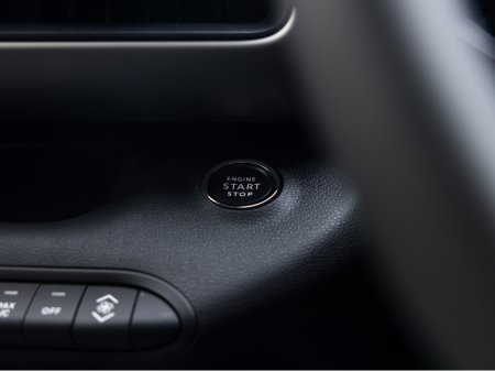 2026 Jeep Avenger HYBRID ALTITUDE 1.2 AT €33,995 thumbnail