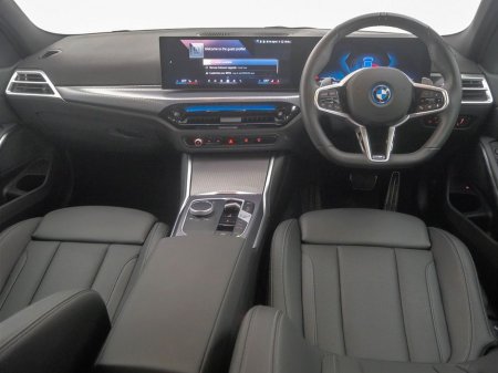 2025 BMW 3 Series - thumbnail 4