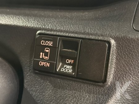 2019 Toyota Sienta - thumbnail 19