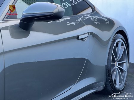 2020 Porsche 911 CARRERA 4SPEED Aventurine Green Metallic €144,950 thumbnail