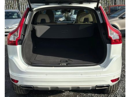 2017 Volvo XC60 - thumbnail 12