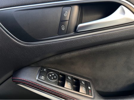 2013 Mercedes-Benz A Class 250 BLUE EFFICIENCY S SPORT 5DR €9,950 thumbnail