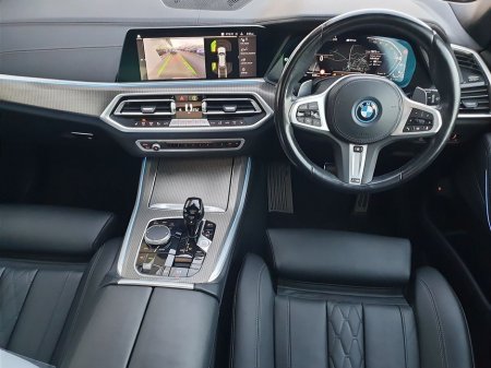 2023 BMW X5 xDrive45e M Sport €75,995