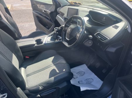 2019 Peugeot 5008 - thumbnail 15