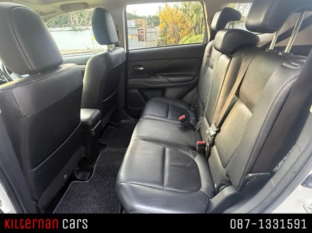 2015 Mitsubishi Outlander - thumbnail 15