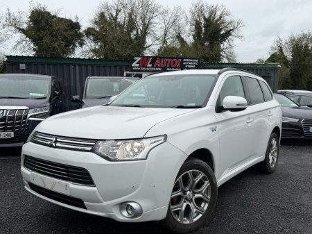 2015 Mitsubishi Outlander PHEV Instyle+