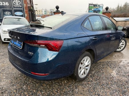 2024 Skoda Octavia - view 4