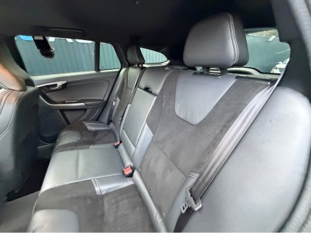 2017 Volvo V60 - thumbnail 37