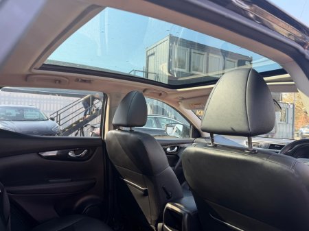 2017 Nissan Qashqai - thumbnail 18