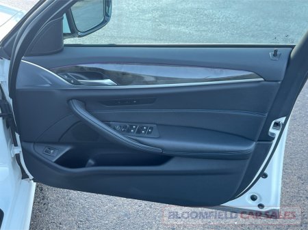 2017 BMW 5 Series - thumbnail 28