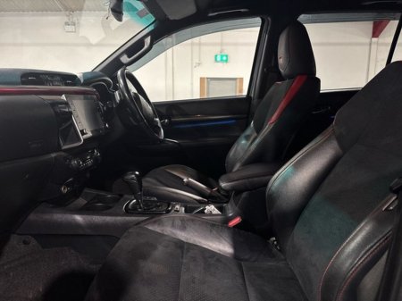 2023 Toyota Hilux 2.8 GR SPORT 4DR A AUTO €41,420 thumbnail