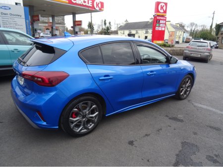 2023 Ford Focus - thumbnail 5