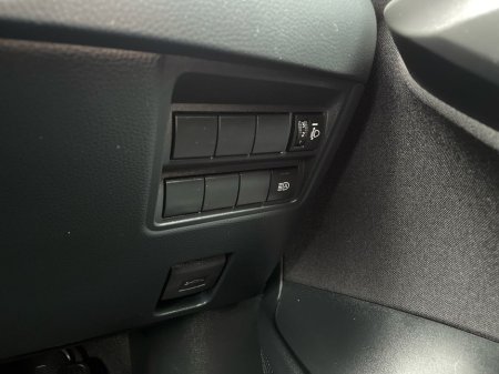 2025 Toyota Yaris Cross 1.5 Hybrid Luna thumbnail