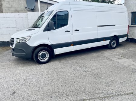 2025 Mercedes-Benz Sprinter - photo 33
