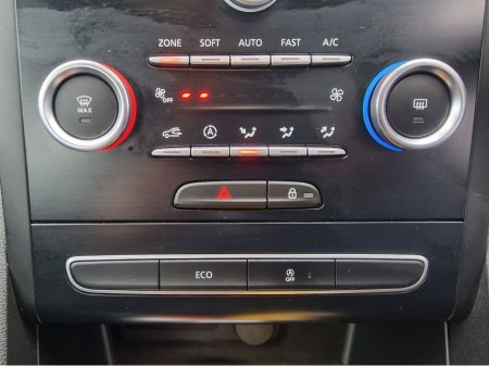 2017 Renault Megane - thumbnail 18