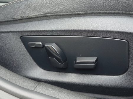 2017 BMW 5 Series - thumbnail 24