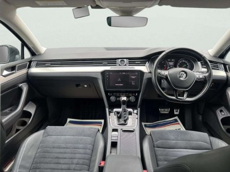 2018 Volkswagen Passat - thumbnail 2