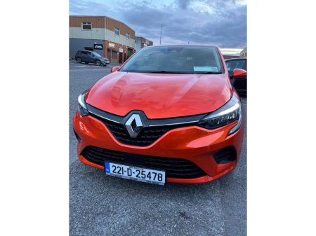 2022 Renault Clio Dynamique SCe 65 €14,000 thumbnail