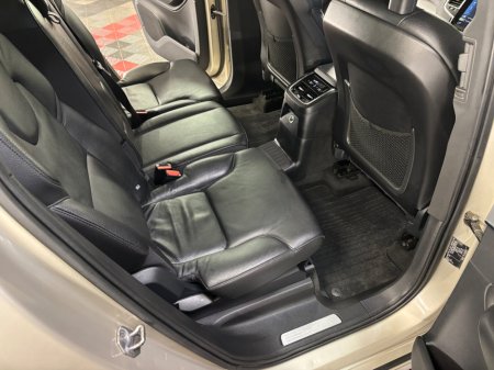 2016 Volvo XC90 2.0 T8 400PS HYBRID MOMENTUM GEARTRONIC €24,950 thumbnail