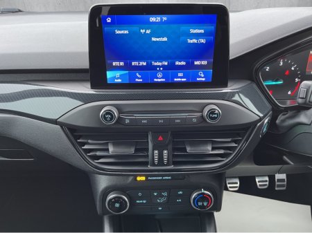 2021 Ford Focus ST-LINE EDITION 5DR 1.5 TD 120 M6 €21,950 thumbnail