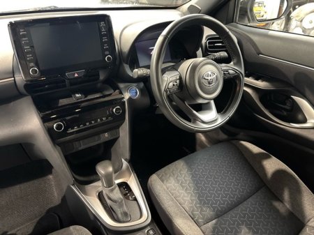 2023 Toyota Yaris Cross LUNA SPORT HYBRID AUTO €29,950 thumbnail