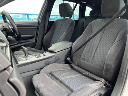 2013 BMW 3 Series - thumbnail 8