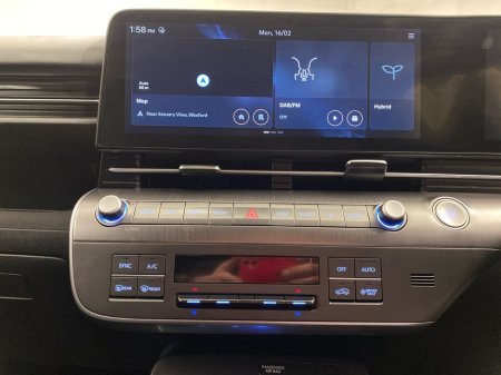 2024 Hyundai Kona 1.6 HYBRID Elegance Auto €29,995 thumbnail