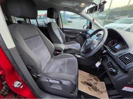 2013 Volkswagen Touran 1.4 TSI HIGHLINE EDITION 7 SEATER ALLOYS SIMI DEALER - SPECIALISING IN IMPORTS OF GERMAN AUTOMATIC HI SPEC CARS thumbnail