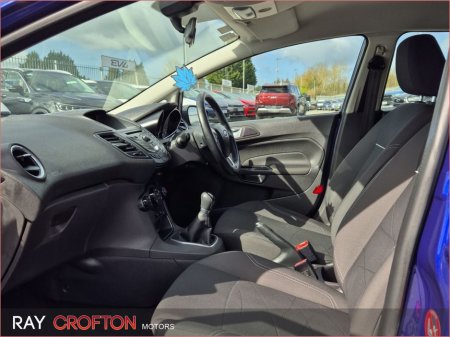 2015 Ford Fiesta - thumbnail 6