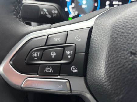 2024 Volkswagen Amarok AVENTURA V6 TDI 4M DC 4MOTION €61,900 thumbnail