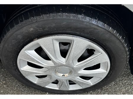 2010 Renault Clio 3 1.2 16V ROYALE ECO// €4,950 thumbnail