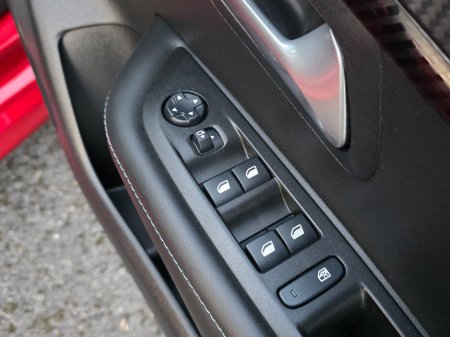 2021 Peugeot 208 - thumbnail 24