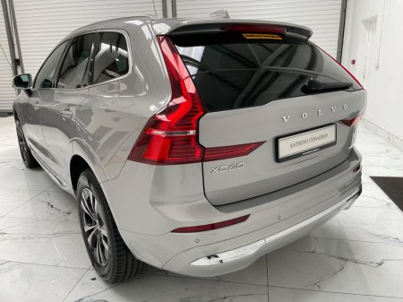 2023 Volvo XC60 - thumbnail 5