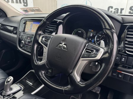 2017 Mitsubishi Outlander - thumbnail 27