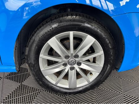 2015 Volkswagen Polo - thumbnail 5